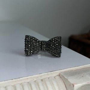 Cute sparkly bow-tie stretchy ring